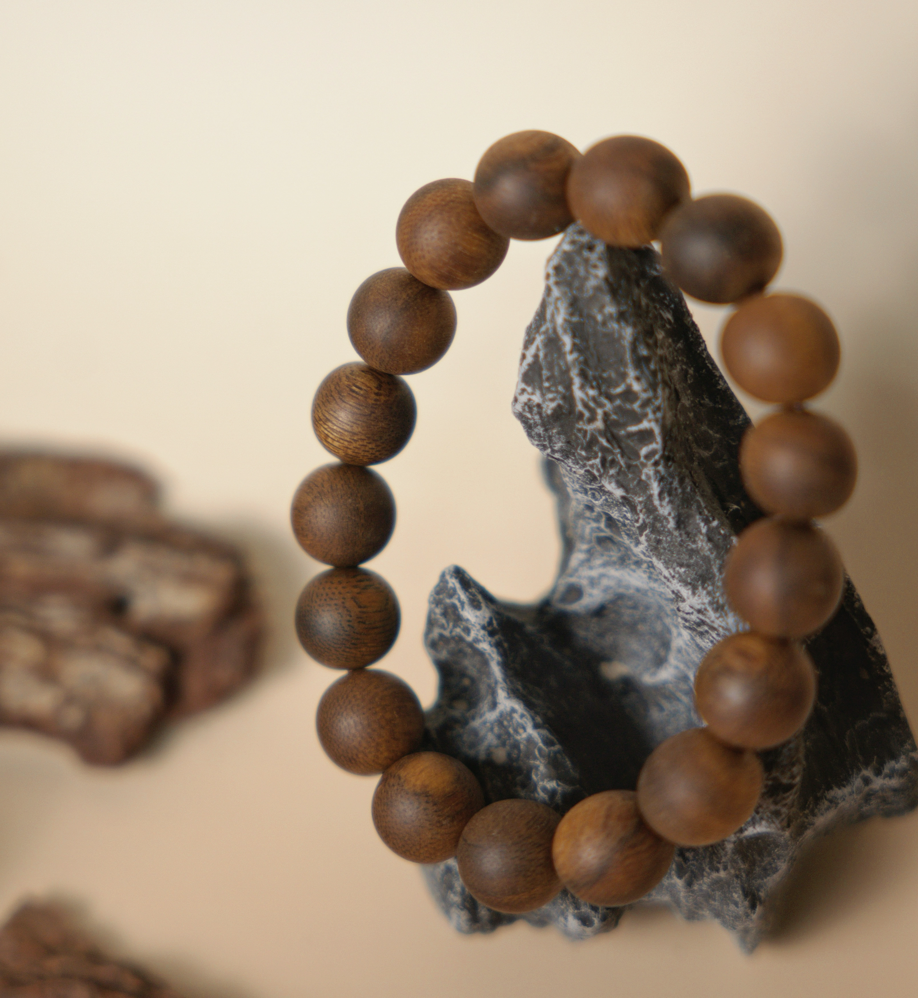 Vòng tay Trầm tốc tự nhiên Nâu sẫm