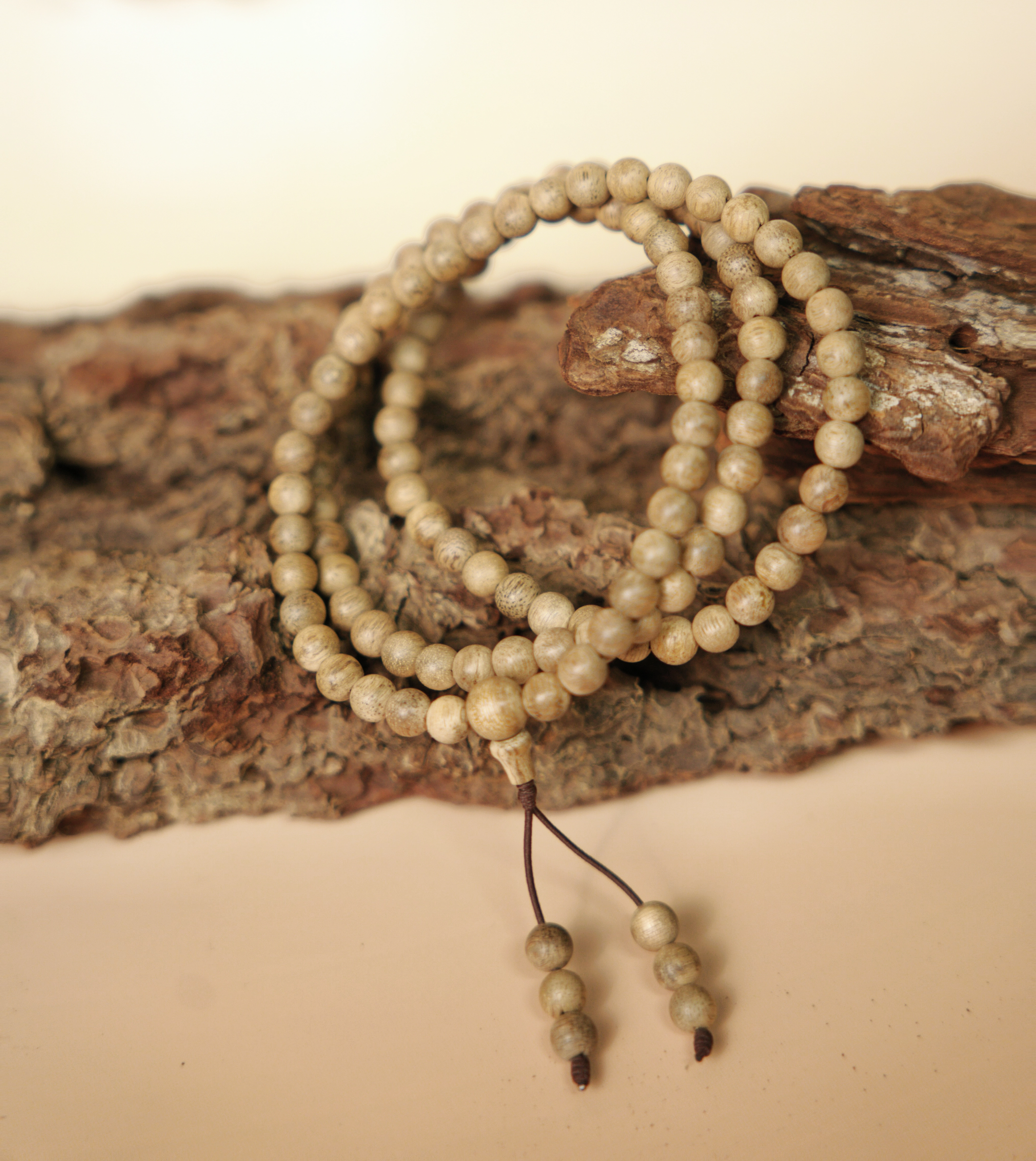 Vòng Tay An Nhiên 108 hạt – Trầm Hương Tốc Việt Tự nhiên